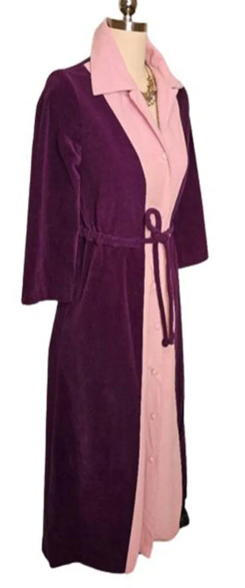 *   LUXURIOUS VINTAGE AT HOME WEAR FOR VAN RAALTE PINK AND PURPLE 2 TONE BUTTON UP ROBE WITH BELT