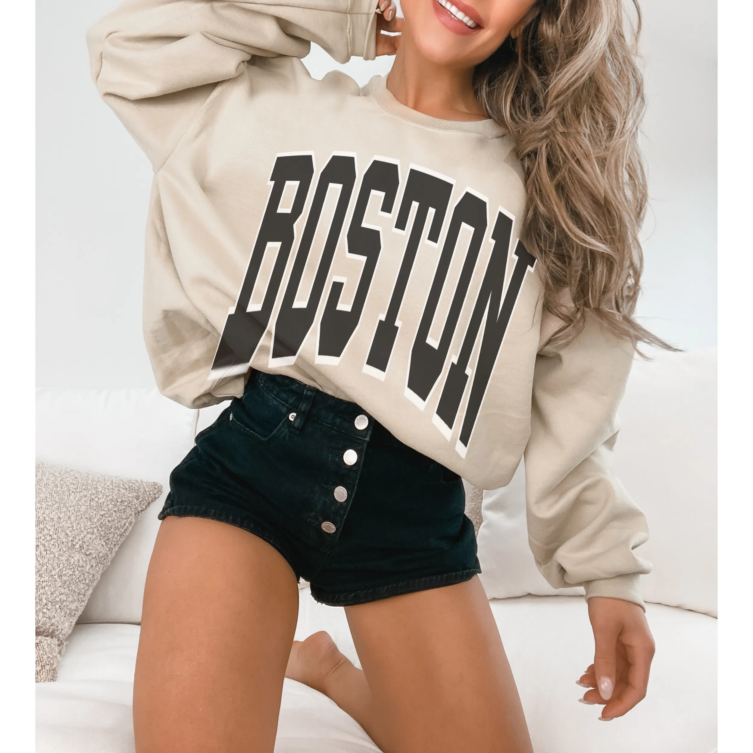 Boston Heavy Blend™ Crewneck Sweatshirt, Unisex-Sized Cozy Pullover, Oversized Retro Boston with Vintage Varsity Letters