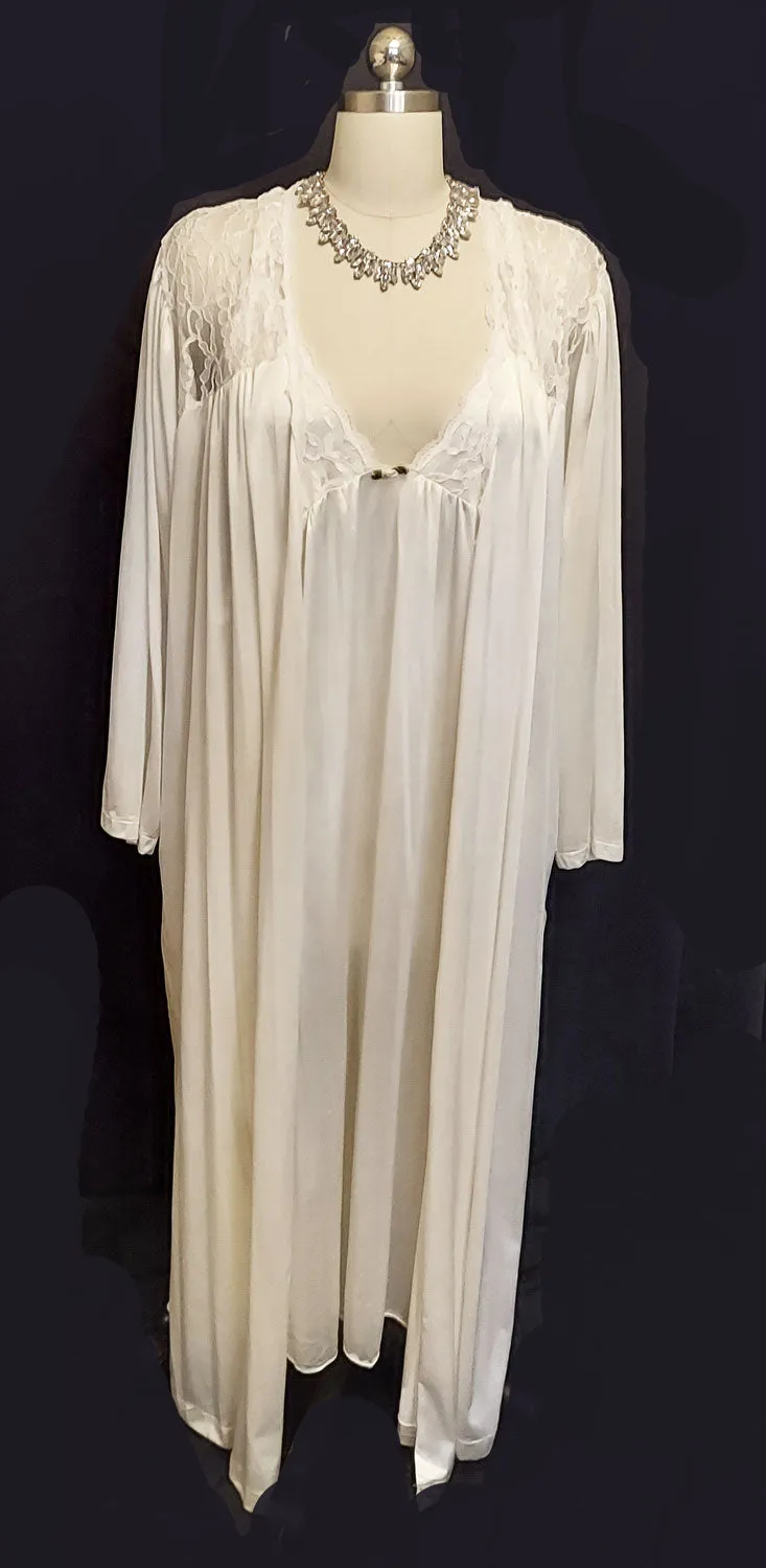 DELTA BURKE LACE BIAS CUT PEIGNOIR & NIGHTGOWN SET IN SWEET CREAM - SIZE 2X