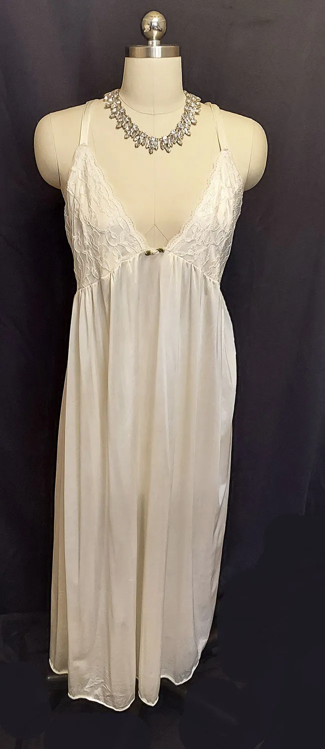 DELTA BURKE LACE BIAS CUT PEIGNOIR & NIGHTGOWN SET IN SWEET CREAM - SIZE 2X