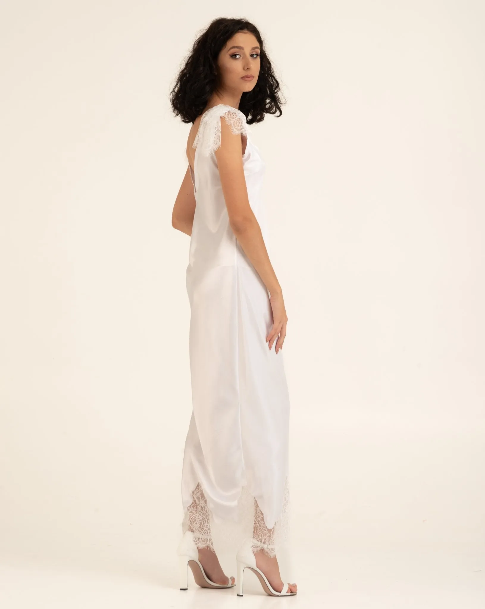 Latifa Bridal Robe and Nightgown Set