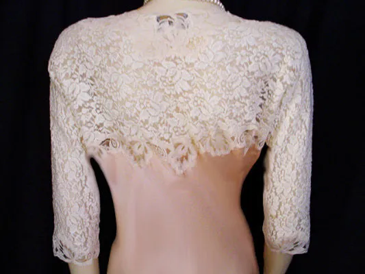 *VERY RARE VINTAGE CHRISTIAN DIOR "LE CONNAISSEUR" FROM NEIMAN MARCUS SILK & HEAVY LACE BRIDAL TROUSSEAU PEIGNOIR & NIGHTGOWN SET